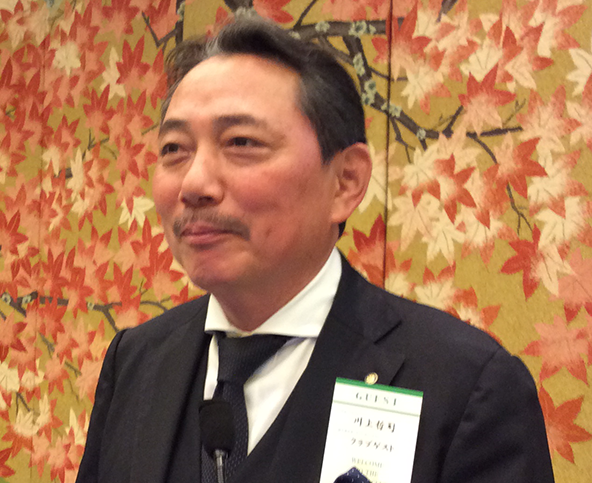 川　上　　哲　司　氏