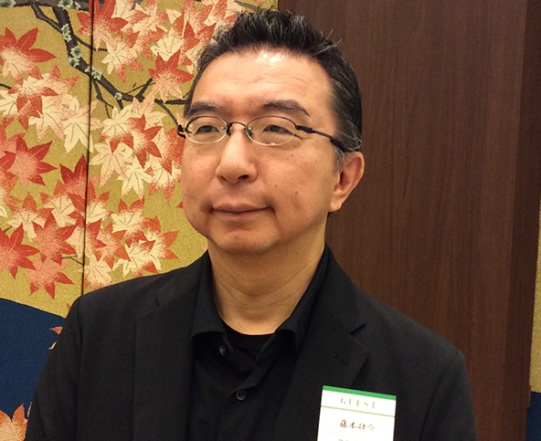 藤　本　　壮　介　氏