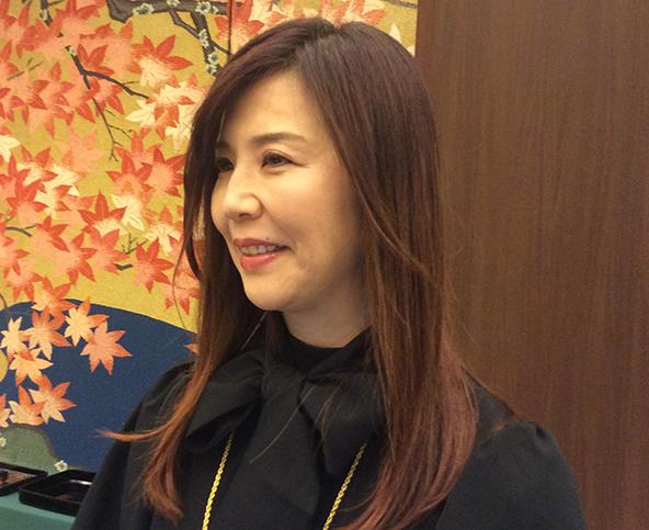 文　　　　美　月　氏