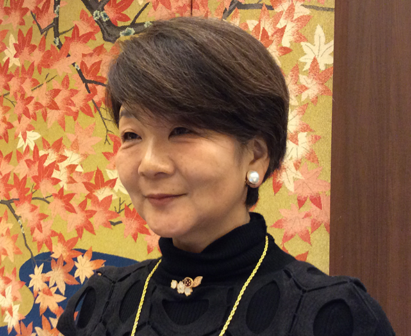 福　島　　香　織　氏