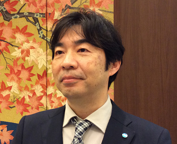堀　川　　　　淳　氏