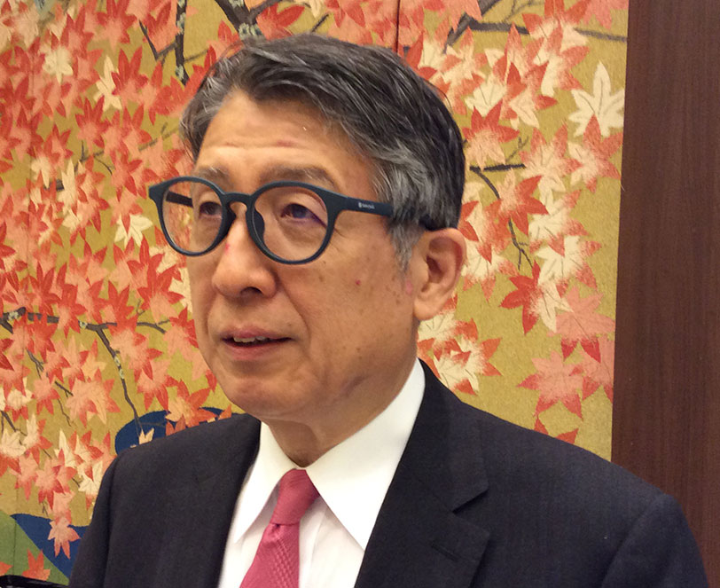 大　社　　　　充　氏