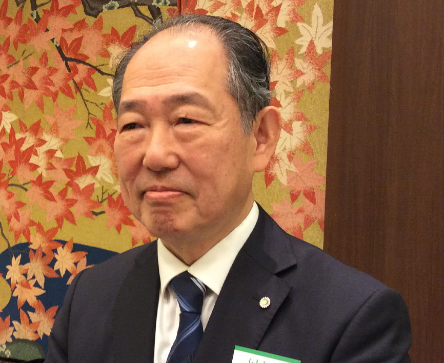 丹　生　　晃　市　氏