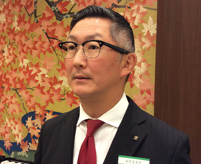 中　井　　貫　二　氏